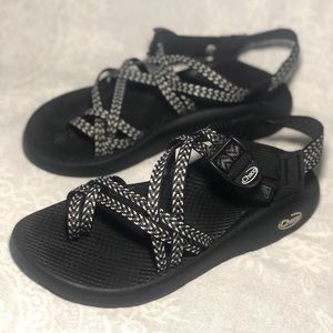 Women’s Black/Chevron ZX Classic Chacos